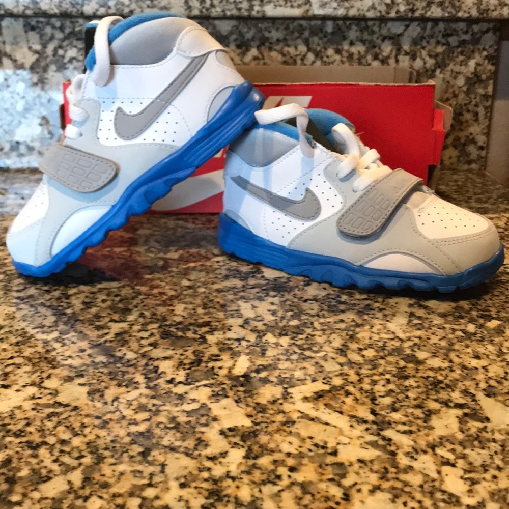 Brand New Nike Toddler Trainer SD Hightops Sz 8C